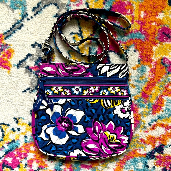 NWOT Vera Bradley Zipper Hipster Crossbody in African Violet - Picture 1 of 5